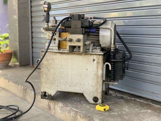 ขายชุดปั๊มน้ำมันไฮโดรลิค Vane pump พร้อมมอเตอร์ Mitsubishi 3HP. 380V พร้อมชุดวาล์วคอนโทรล 24Vdc 1ชุด และแผงระบายอากาศ สภาพสวยใหม่มาก พร้อมใช้งาน ขายชุดปั๊มน้ำมันไฮโดรลิค Vane pump พร้อมมอเตอร์ Mitsubishi 3HP. 380V พร้อมชุดวาล์วคอนโทรล 24Vdc 1ชุด และแผงระบายอากาศ สภาพสวยใหม่มาก พร้อมใช้งาน