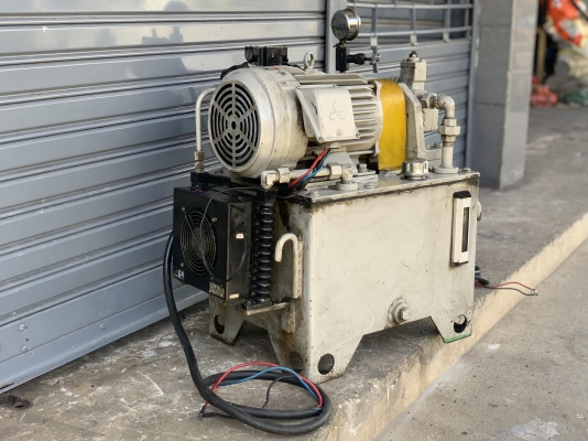 ขายชุดปั๊มน้ำมันไฮโดรลิค Vane pump พร้อมมอเตอร์ Mitsubishi 3HP. 380V พร้อมชุดวาล์วคอนโทรล 24Vdc 1ชุด และแผงระบายอากาศ สภาพสวยใหม่มาก พร้อมใช้งาน ขายชุดปั๊มน้ำมันไฮโดรลิค Vane pump พร้อมมอเตอร์ Mitsubishi 3HP. 380V พร้อมชุดวาล์วคอนโทรล 24Vdc 1ชุด และแผงระบายอากาศ สภาพสวยใหม่มาก พร้อมใช้งาน
