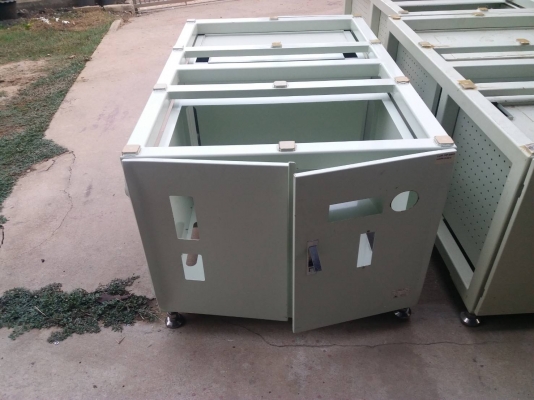 โครงเครื่องจักร ขนาด 80x127x65 ซม.มีลูกล้อ 4 ล้อขาปรับระดับ 4 อัน โครงเหล็กหนามาก หนักประมาณ 80 โล ส โครงเครื่องจักร ขนาด 80x127x65 ซม.มีลูกล้อ 4 ล้อขาปรับระดับ 4 อัน โครงเหล็กหนามาก หนักประมาณ 80 โล ส