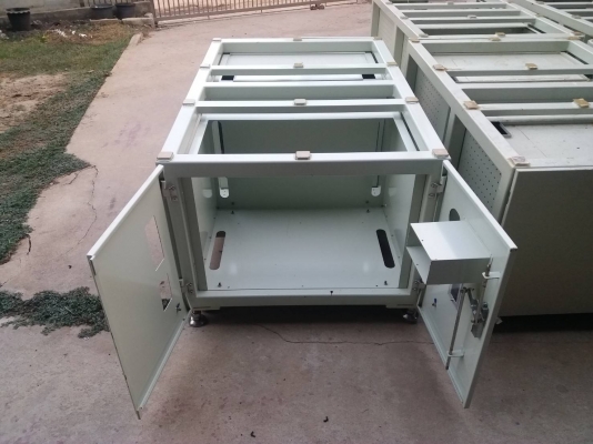 โครงเครื่องจักร ขนาด 80x127x65 ซม.มีลูกล้อ 4 ล้อขาปรับระดับ 4 อัน โครงเหล็กหนามาก หนักประมาณ 80 โล ส โครงเครื่องจักร ขนาด 80x127x65 ซม.มีลูกล้อ 4 ล้อขาปรับระดับ 4 อัน โครงเหล็กหนามาก หนักประมาณ 80 โล ส