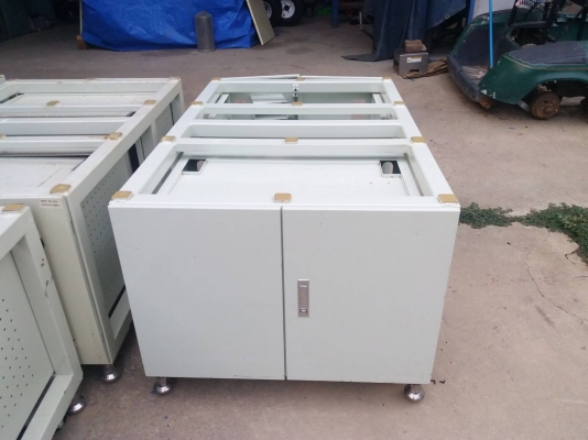 โครงเครื่องจักร ขนาด 80x127x65 ซม.มีลูกล้อ 4 ล้อขาปรับระดับ 4 อัน โครงเหล็กหนามาก หนักประมาณ 80 โล ส