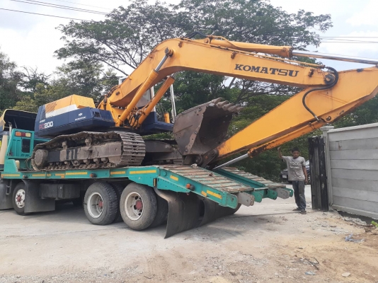 ขายรถแบคโฮ KOMATSU PC200 รุ่น 5 ราคา 470,000 บาท สภาพดีพร้อมใช้งาน