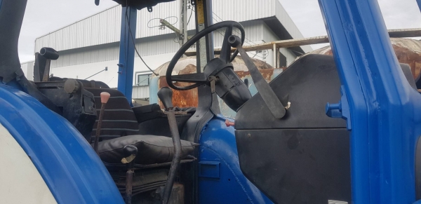 ขายรถไถFORD8210สภาพพร้อมใช้ 2 เพลา ขายรถไถFORD8210สภาพพร้อมใช้ 2 เพลา