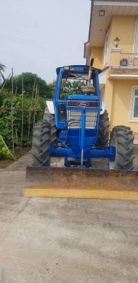 ขายรถไถFORD8210สภาพพร้อมใช้ 2 เพลา ขายรถไถFORD8210สภาพพร้อมใช้ 2 เพลา
