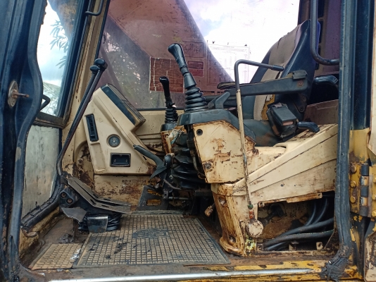 ขายCAT 320B เล่มทะเบียน ไฟฟ้าต้องเชค