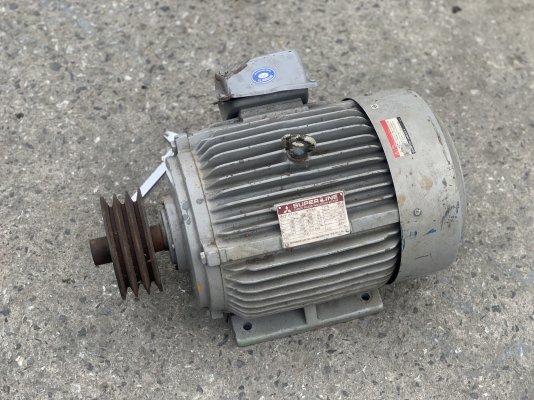 ขายมอเตอร์ไฟฟ้า Mitsubishi 15HP. 1450rpm. 380V สภาพสวยใหม่มาก มีตำหนิฝาบุบเคาะได้ พร้อมใช้งาน