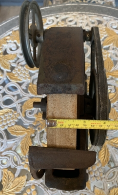 หินลับมีด แบบใช้น้ำโบราณ ( Antique Cast Iron Wet Stone Grinder ) ขนาด 10" หินลับมีด แบบใช้น้ำโบราณ ( Antique Cast Iron Wet Stone Grinder ) ขนาด 10"