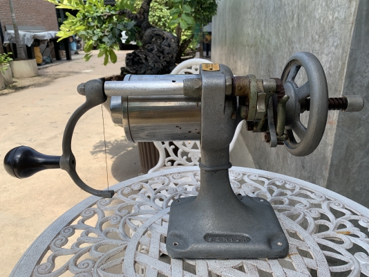 เครื่องหั่นชีทมือหมุน Champion Senior Model