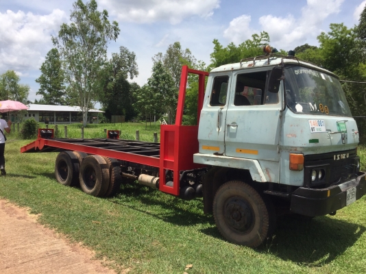 10ล้อ ท้ายลาด isuzu เครื่องnissan ทะเบียนพร้อมโอน