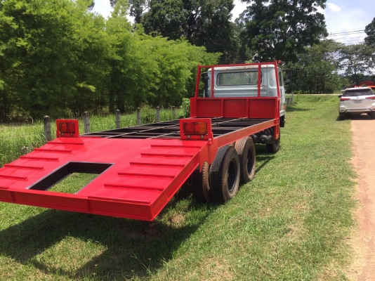 10ล้อ ท้ายลาด isuzu เครื่องnissan ทะเบียนพร้อมโอน