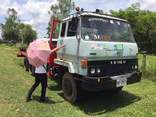 10ล้อ ท้ายลาด isuzu เครื่องnissan ทะเบียนพร้อมโอน