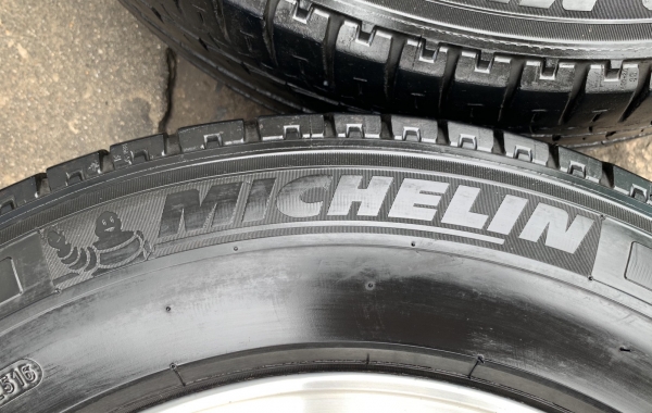 ล้อแม็ก Toyota Vigo ขอบ 16 สีเทาหน้าเงา แถมยาง 215-65-16 Michelin ปี 16 ล้อแม็ก Toyota Vigo ขอบ 16 สีเทาหน้าเงา แถมยาง 215-65-16 Michelin ปี 16