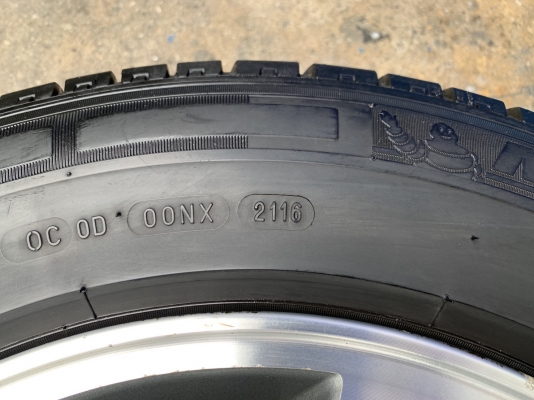 ล้อแม็ก Toyota Vigo ขอบ 16 สีเทาหน้าเงา แถมยาง 215-65-16 Michelin ปี 16 ล้อแม็ก Toyota Vigo ขอบ 16 สีเทาหน้าเงา แถมยาง 215-65-16 Michelin ปี 16