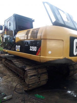 ขาย 1,350,000 บาท CATTERPILAR 320D ซีเรียลสูงสุด 10630