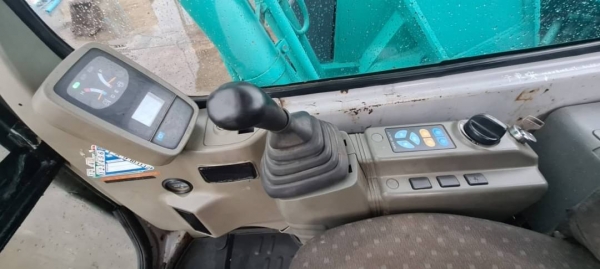 ขายด่วน785,000บาทรถแบคโฮKOBELCOSK115SR-6มาร์ซิคเทียบเท่าPC120ซีเรียล์สูงออโต้คันเร่งเต่ากะต่ายคลนโทลน้ำมันปั้มนี้วระบบไฟฟ้าครบเร็วแรงไม่โหลดเครื่อง 4สูบ อีซูซู4BG1มีตัวสับคอลโทลรถนอกเพื่งนำเข้ามาใหม่จากญี่ปุ่นยังไม่เคยใช้งานในไทยเลย