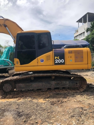 ขาย 1,090,000 บาท Komatsu PC200-7 ขาย 1,090,000 บาท Komatsu PC200-7