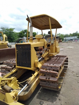 รถแทรกเตอร์ตีนตะขาบ KOMATSU D2-5 รถสวย สภาพดี 5 กระบอก มี VDO การทำงานให้ชม รถแทรกเตอร์ตีนตะขาบ KOMATSU D2-5 รถสวย สภาพดี 5 กระบอก มี VDO การทำงานให้ชม