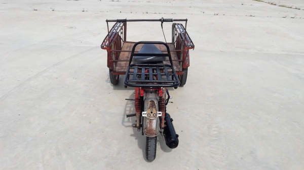 สามล้อแดง (ซาเล้ง) สามล้อแดง (ซาเล้ง)