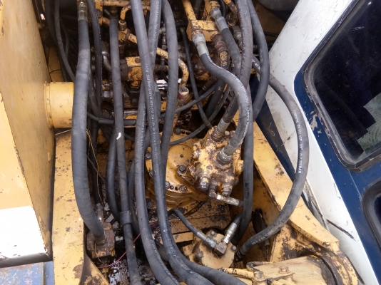 ขายด่วนแบคโฮ โคมัสสุkomatsu pc120-5 พร้อมใช้งาน ขายด่วนแบคโฮ โคมัสสุkomatsu pc120-5 พร้อมใช้งาน