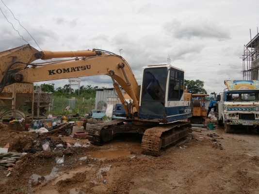 ขายด่วนแบคโฮ โคมัสสุkomatsu pc120-5 พร้อมใช้งาน ขายด่วนแบคโฮ โคมัสสุkomatsu pc120-5 พร้อมใช้งาน