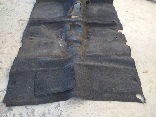 พรมปูพื้นหัวเก๋ง isuzu dragoneye cab แท้ถอด ใส่tfr cab  1200 บาท