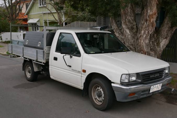 ชุดกระจังหน้าย้อย ใส่ isuzu mu tfr cameo   4500บาท