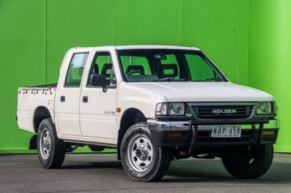 ชุดกระจังหน้าย้อย ใส่ isuzu mu tfr cameo   4500บาท