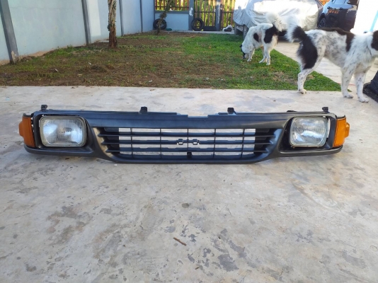 ชุดกระจังหน้าย้อย ใส่ isuzu mu tfr cameo   4500บาท