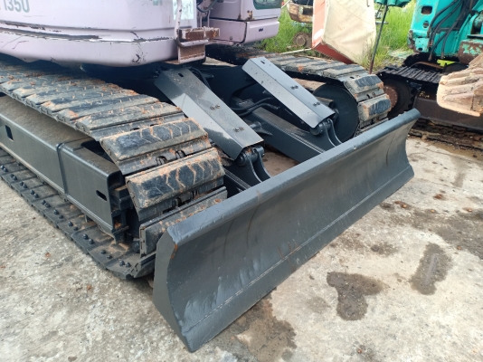 รถแบคโฮ SUMITOMO SH135 รถเก่านอกนำเข้า ชม.การทำงาน 8,000 ชม. เครื่องดี ปั๊มดี ไฟฟ้าครบ แทร็กมีก้อนยา