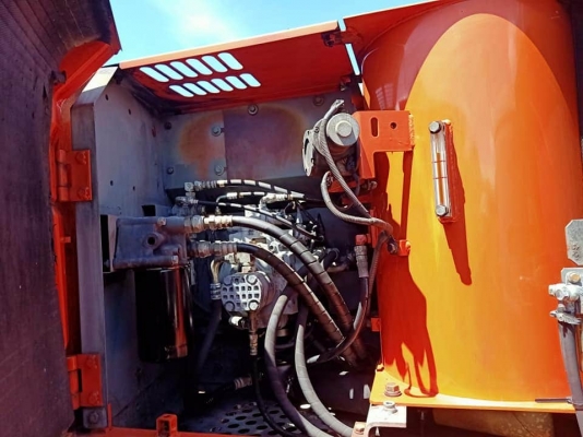 ขายHITACHI ZX120-1 เก่านอกแท้  สภาพสวย แทรค70  เดิมๆๆ  ใช้งานมาแค่ 6,xxxชั่วโมง  พร้อมใช้  โทร 089-3818694 จ๊อย