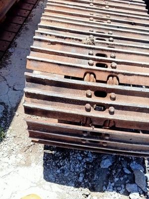 ขายHITACHI ZX120-1 เก่านอกแท้  สภาพสวย แทรค70  เดิมๆๆ  ใช้งานมาแค่ 6,xxxชั่วโมง  พร้อมใช้  โทร 089-3818694 จ๊อย