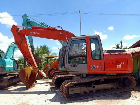 ขายHITACHI ZX120-1 เก่านอกแท้  สภาพสวย แทรค70  เดิมๆๆ  ใช้งานมาแค่ 6,xxxชั่วโมง  พร้อมใช้  โทร 089-3818694 จ๊อย