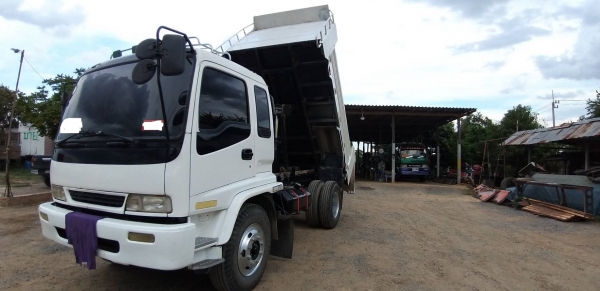 ขายรถบรรทุกหกล้อดั้มอีซูซูเดก้าFTR33Fเครื่อง6HH1 -200 แรงม้าแน่มากๆ รถปี่ 2548