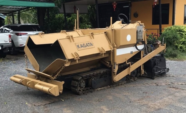 แบบไหน ๆ เราก็มีครับ รถปูยาง 2.5 เมตร KAGATA แบบไหน ๆ เราก็มีครับ รถปูยาง 2.5 เมตร KAGATA
