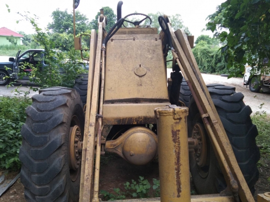 ขายด่วน รถตัก TCM สภาพใช้งานได้ปกติ ราคา 135000  สนใจสอบถาม 093 0764943  K ตั้ม