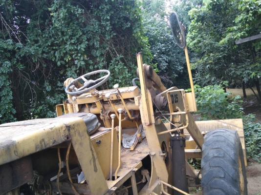 ขายด่วน รถตัก TCM สภาพใช้งานได้ปกติ ราคา 135000  สนใจสอบถาม 093 0764943  K ตั้ม