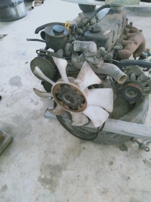 เครื่องนิสสัน td27 0966746747 เครื่องนิสสัน td27 0966746747