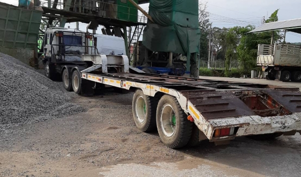 Mitsubishi FN527M-TG=220/ หัวลากมิตซูบิชิพร้อมหางโลเบทส์สองเพลายาว 9.50 เมตร