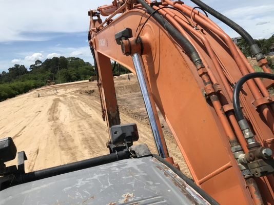 Hitachi zx200-1 เล่มทะเบียน เต็มทุกจุด ( ไมให้ไลน์หัวเจาะ ) Hitachi zx200-1 เล่มทะเบียน เต็มทุกจุด ( ไมให้ไลน์หัวเจาะ )