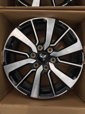 ล้อแท้ Pajero ตัวท็อป ขอบ18&rdquo; สีเดิมโรงงาน ไม่มีเบียด &bull; ราคาชุดละ 6,000 บาท