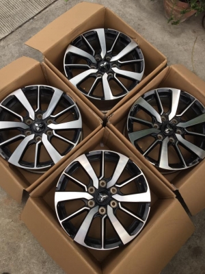 ล้อแท้ Pajero ตัวท็อป ขอบ18&rdquo; สีเดิมโรงงาน ไม่มีเบียด &bull; ราคาชุดละ 6,000 บาท