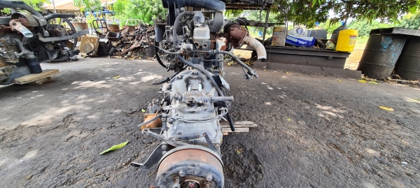 ขายเครื่องยนต์นิสสันfe6เทอร์โบพร้อมเกียร์มี2ชุด