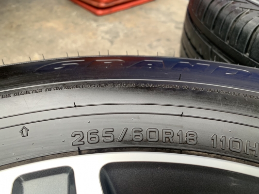 ล้อแม็กป้ายแดง Toyota Fortuner ขอบ 18 พร้อมยาง 265-60-18 Dunlop ปี 19 สวยๆ