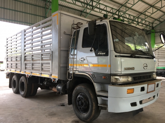 ขาย 10 ล้อ HINO FM2KNND 260 แรง ปี 43 กระบะคอกสูง มีลำโพงลากลูก