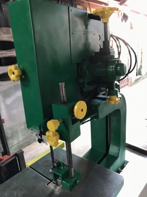 เลื่อยสายพาน