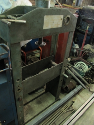 ขายแท่นอัดไฮดรอลิค20ตัน ขายแท่นอัดไฮดรอลิค20ตัน