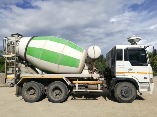 รถสิบล้อโม่ปูน HINO 500