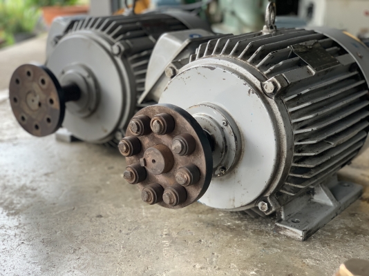 ( เหลือ 1ตัวครับ )ขายมอเตอร์ไฟฟ้า Mitsubishi 15HP. 1450rpm. 380V สภาพสวยใหม่มาก เดิมๆหมุนนิ่ม พร้อมใช้งาน มี 2ตัวครับ