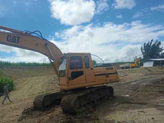 ขาย 495,000 บาท CATTERPILAR 320V2 ขาย 495,000 บาท CATTERPILAR 320V2