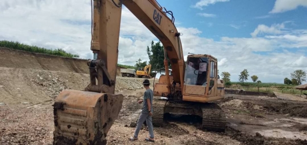 ขาย 495,000 บาท CATTERPILAR 320V2 ขาย 495,000 บาท CATTERPILAR 320V2